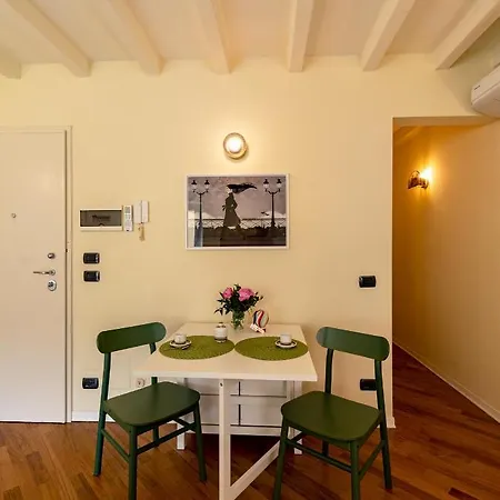 Buro Nel Borgo 아파트