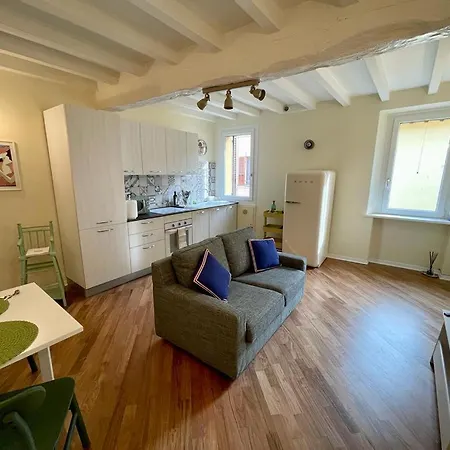 Buro Nel Borgo * פארמה