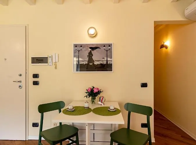 Buro Nel Borgo Apartment