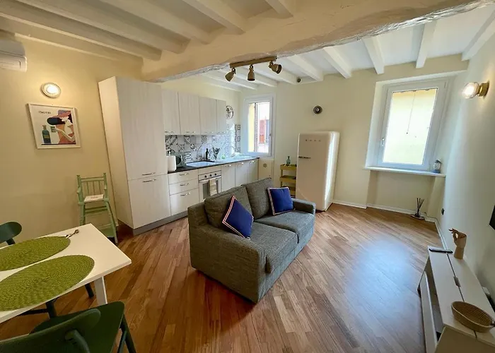 Buro Nel Borgo * Parma